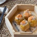 Steamed Shrimp & Pork Shumai with Crab Yolk 蟹子鲜虾烧卖