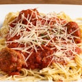 Lunch spaghetti and meatballs special