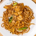 M17. House Combo Chow Mein 招牌炒面