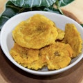 Fried green plantain / Tostones 