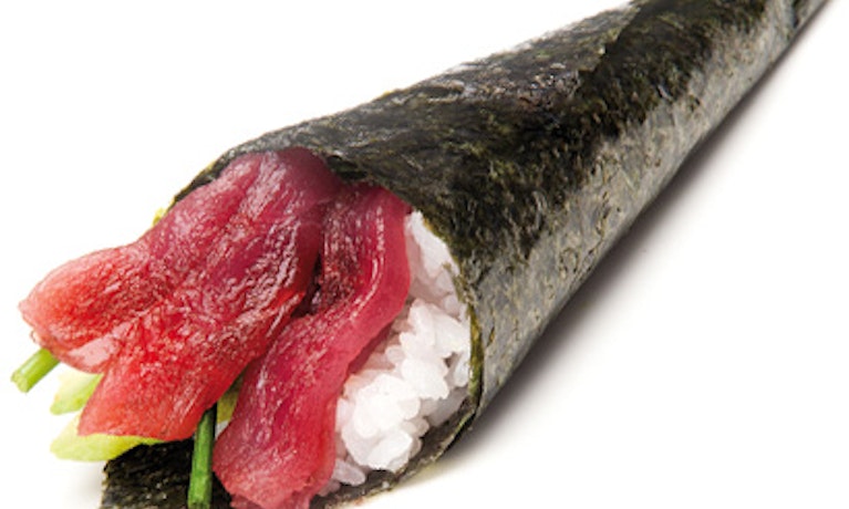 Temaki de atún y aguacate (1 pza.)