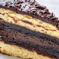 Tuxedo Cake (1 sl)