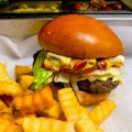 Hamburger Deluxe with Fries