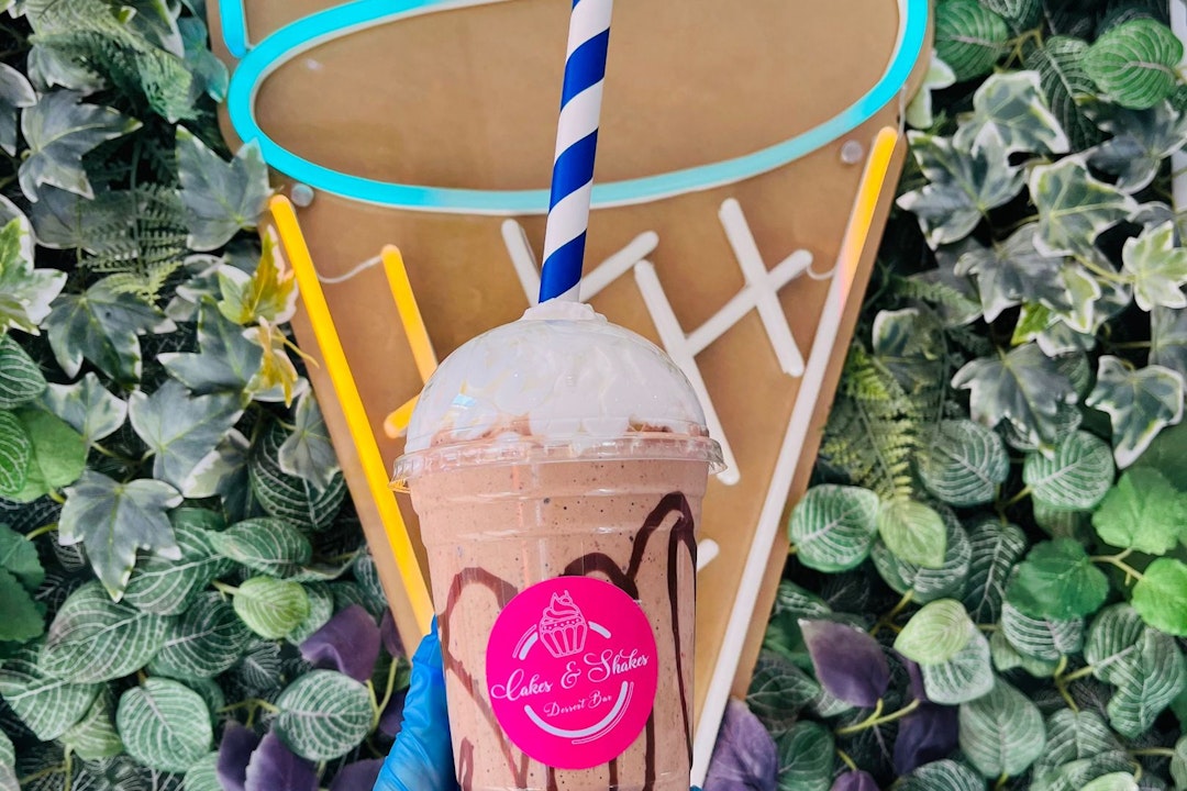 Cakes & Shakes